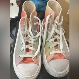 Chuck Taylor All Star Platform Hightop. Girls Size 2